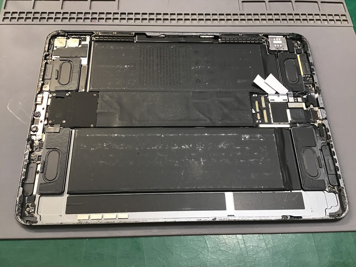 iPad Pro11(2)ならデータそのまま修理可能なスマホ修理工房海老名ビナウォーク店へ！